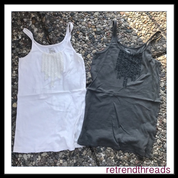 Set of two preloved Gap tank tops - Picture 1 of 3